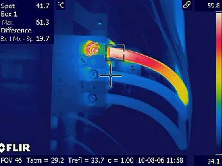Infrared thermal image-circuit breaker